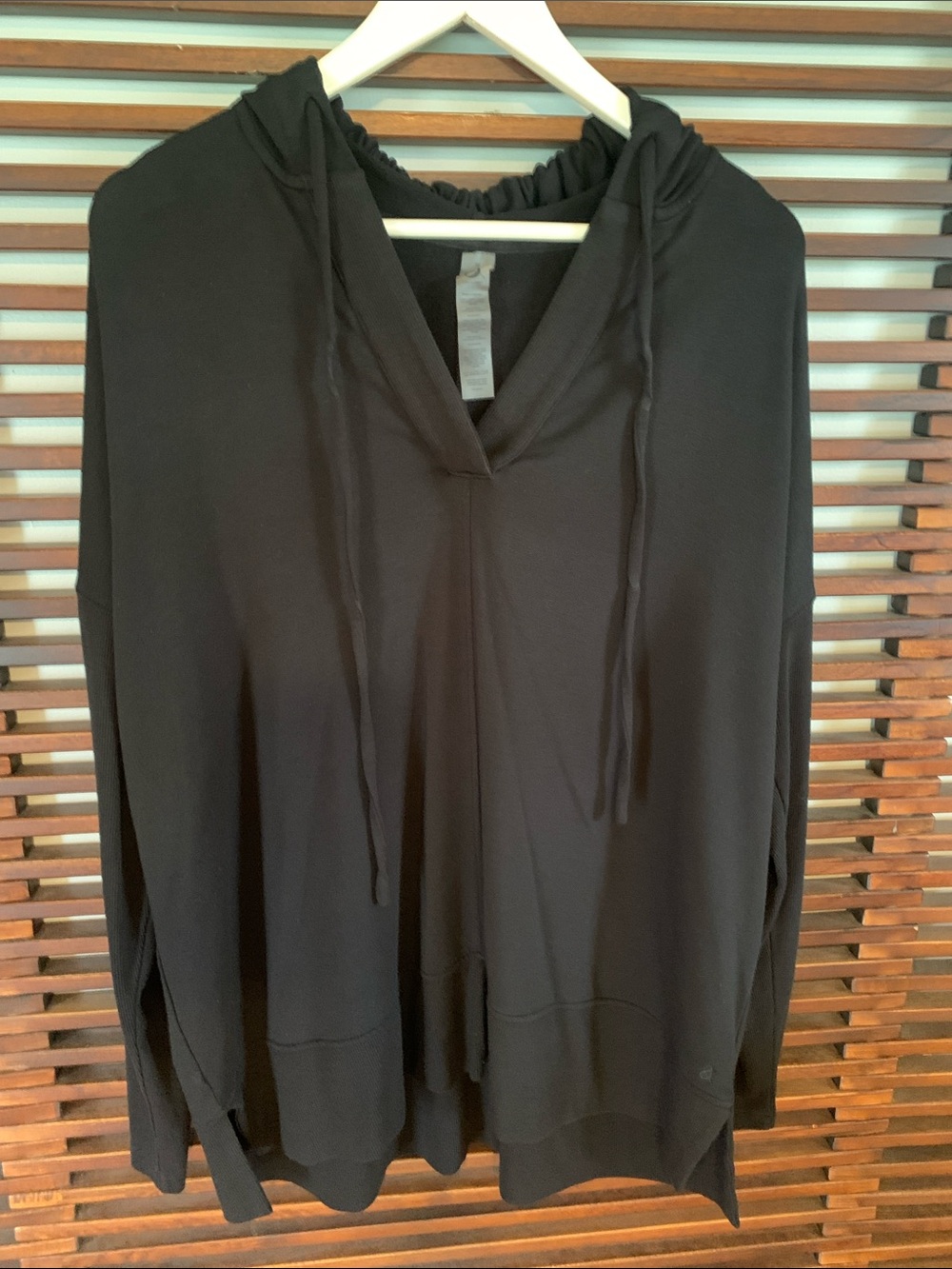 🎉NEW LISTING!🎉Lou & Grey Black Hooded Pullover Top